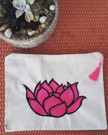 Kim istemez ki pembe nilüferli bir portföy